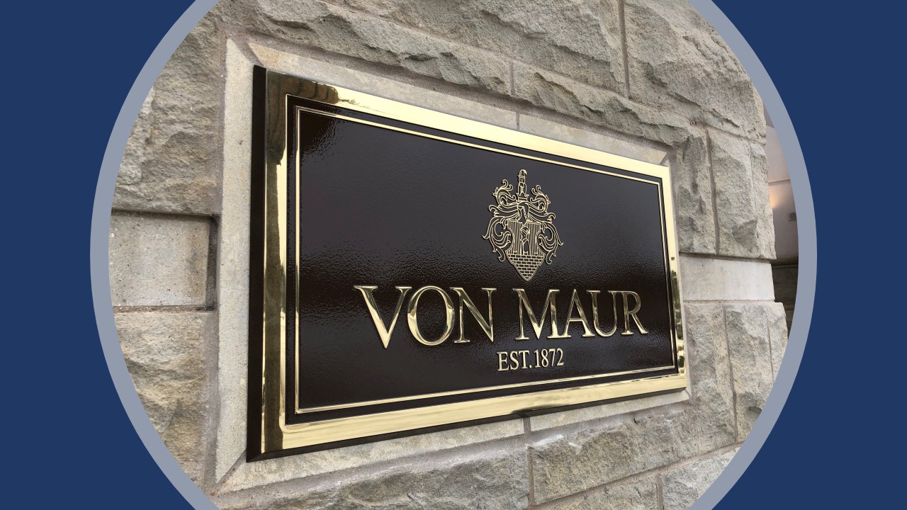 von maur logo