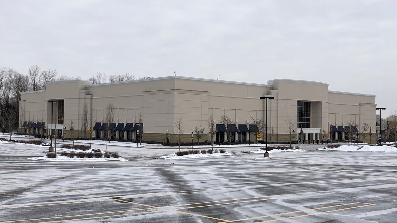 Iowa City mall finds new anchor store to replace Von Maur